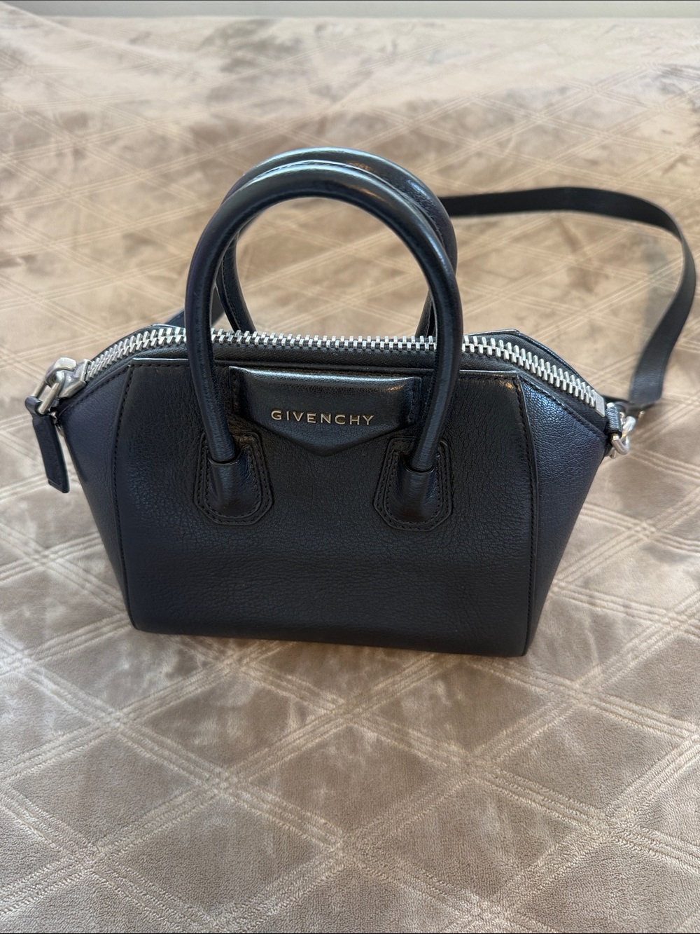 Givenchy mini anyigona Black Leather Handbag - Picture 5 of 6